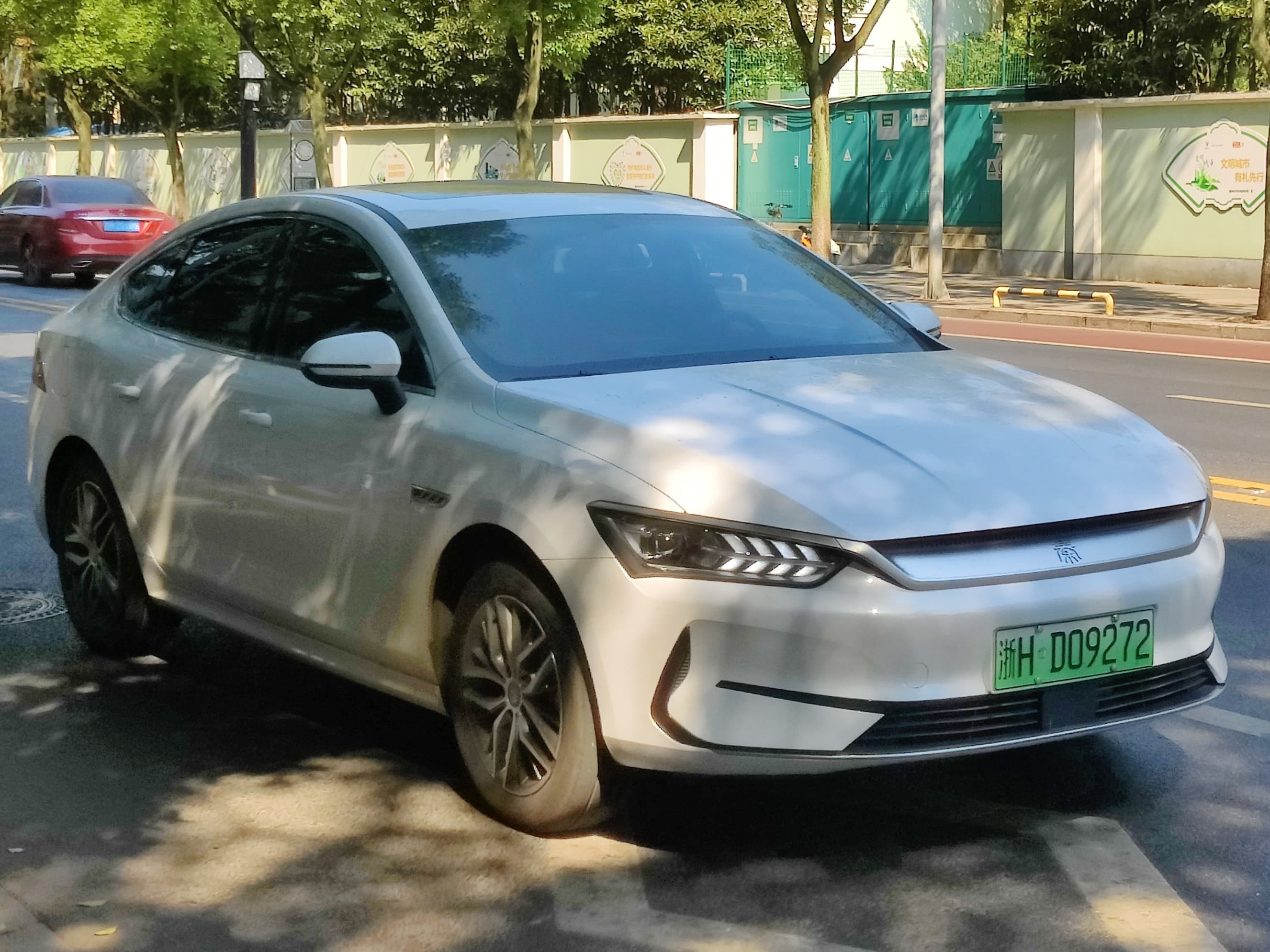 BYD Qin Plus DM-i — салон