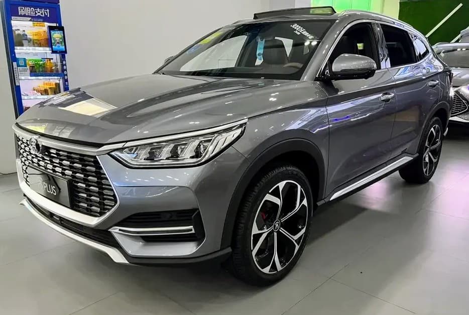 BYD Song Plus DM-i — вид сбоку