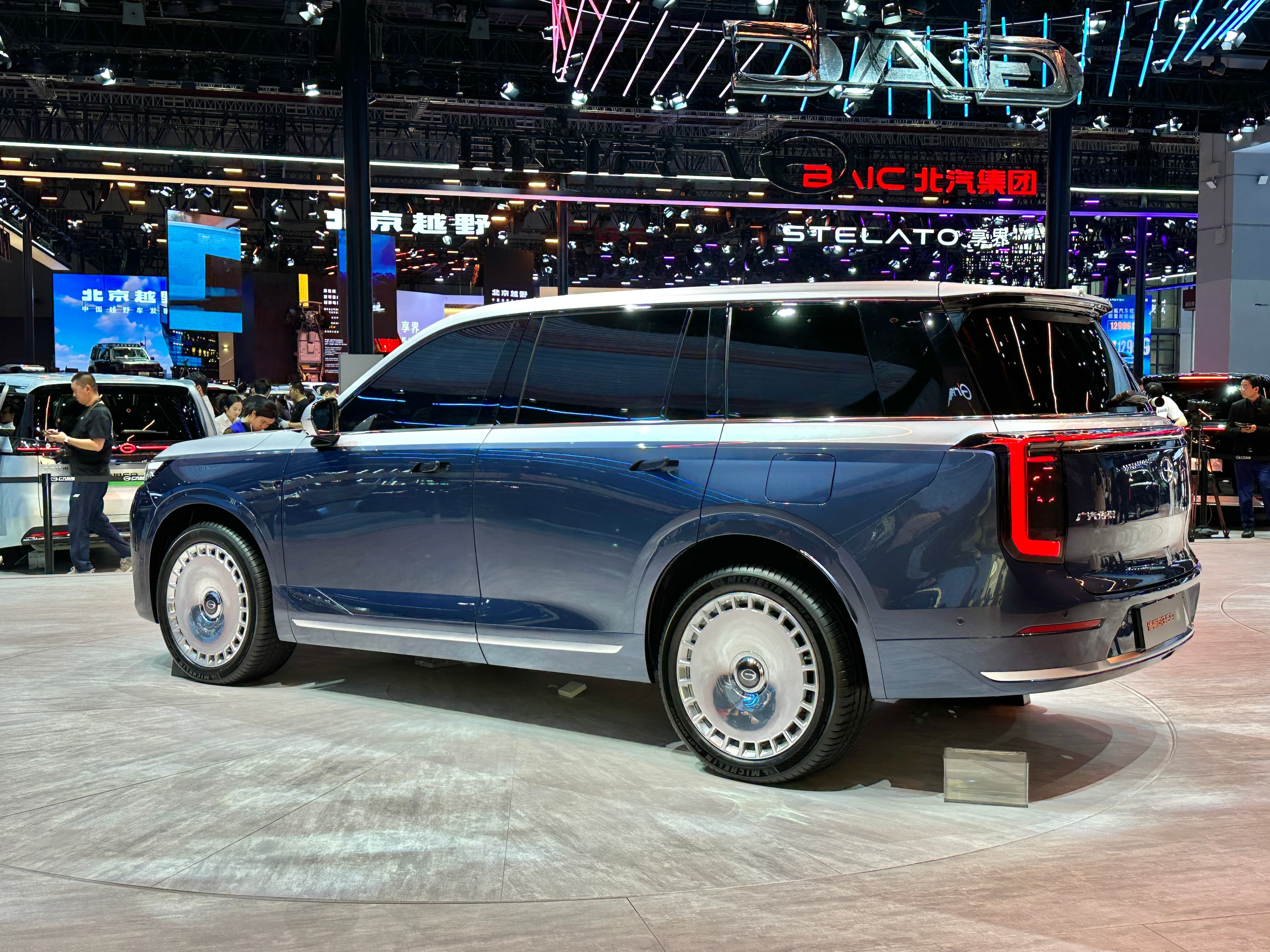 GAC Trumpchi S9 — вид сбоку