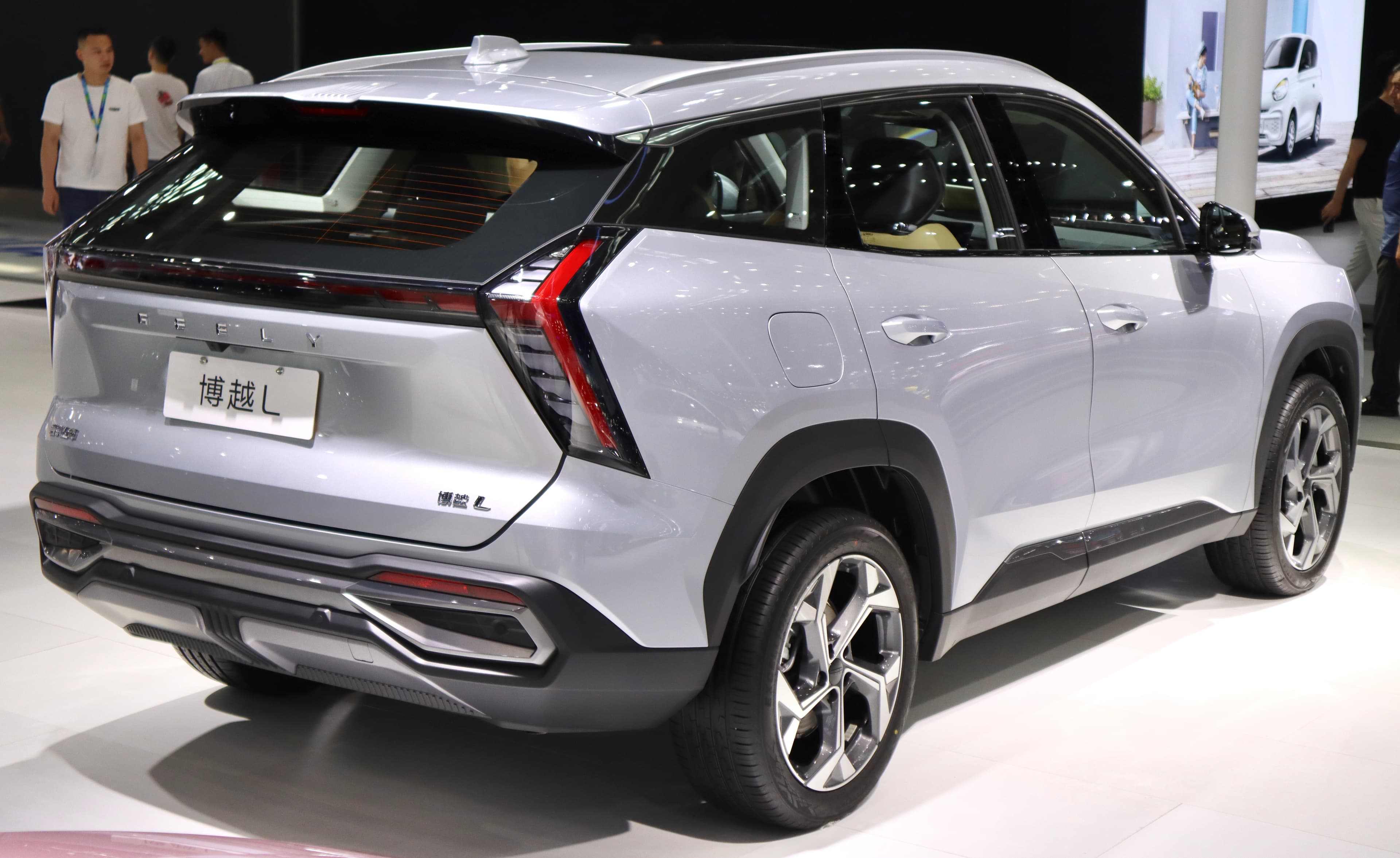 geely-atlas photo 3