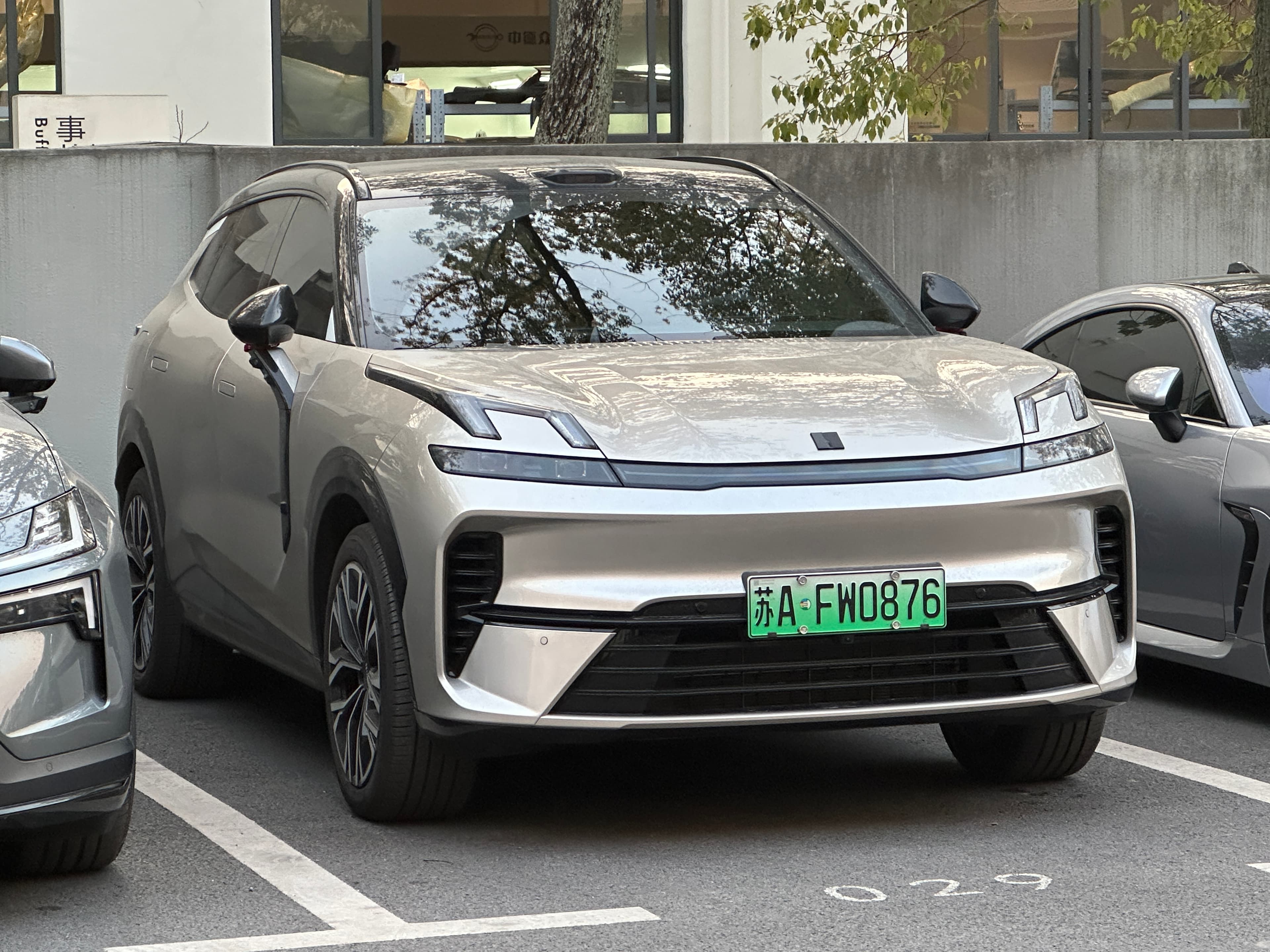Lynk & Co 08 — салон