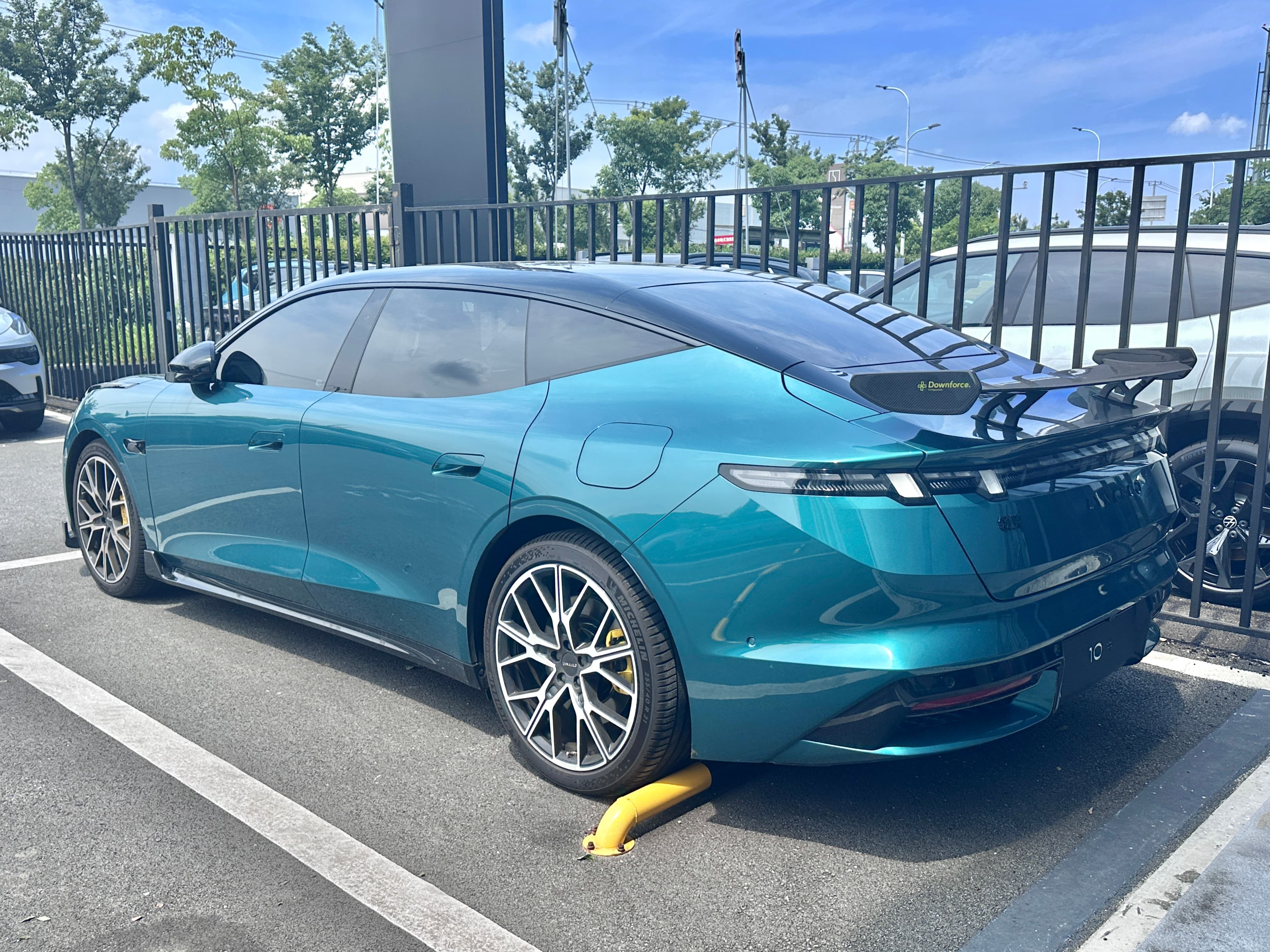 Lynk & Co 10