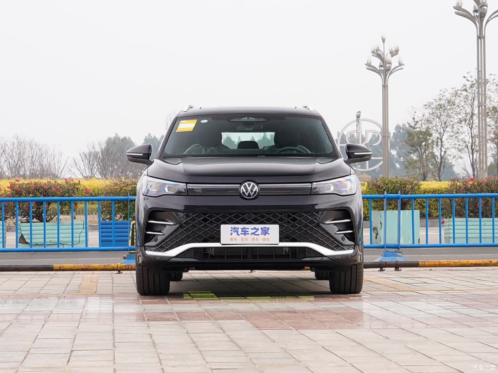 Volkswagen Tiguan L Pro
