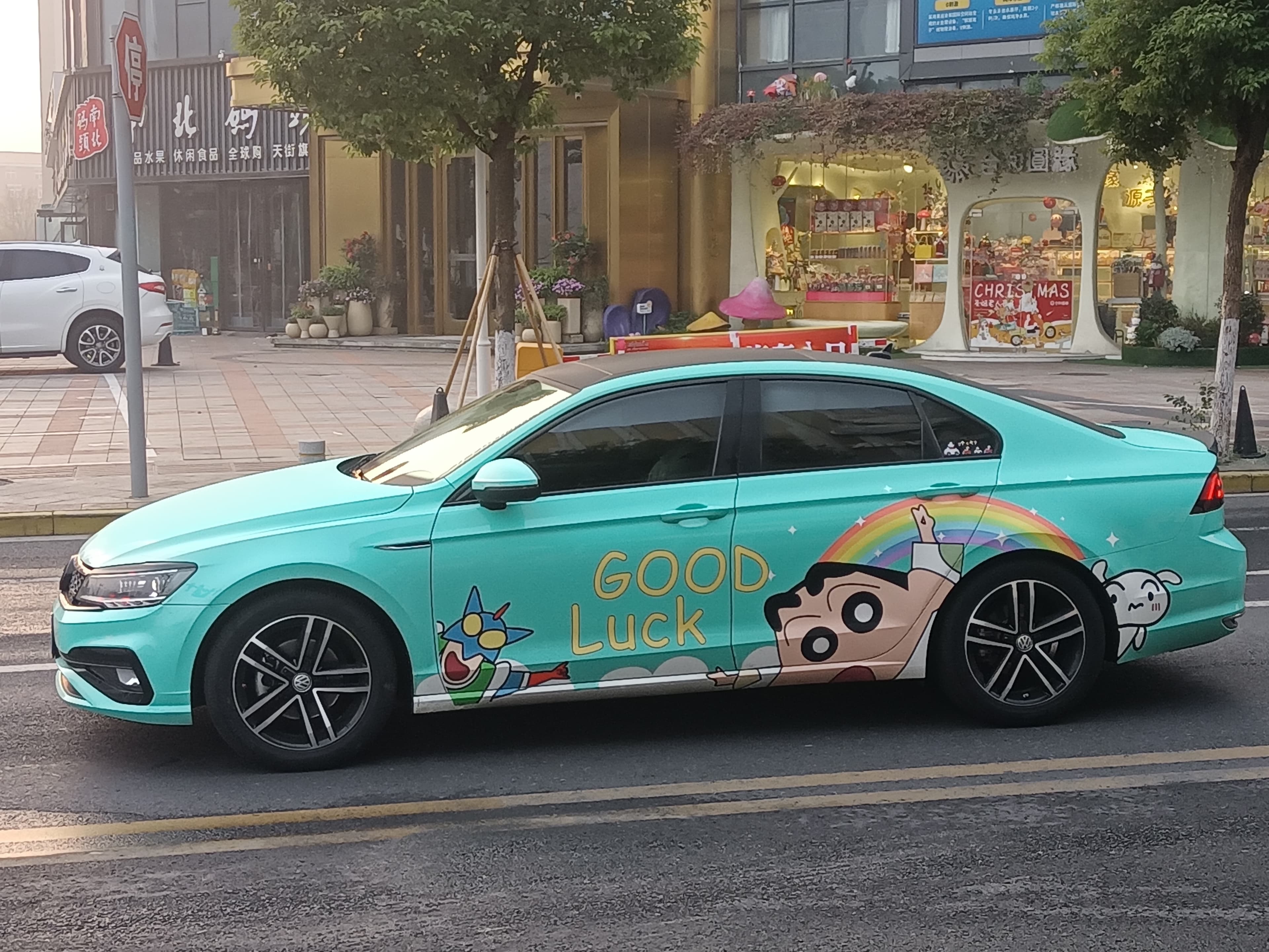 Volkswagen Lamando — вид сбоку