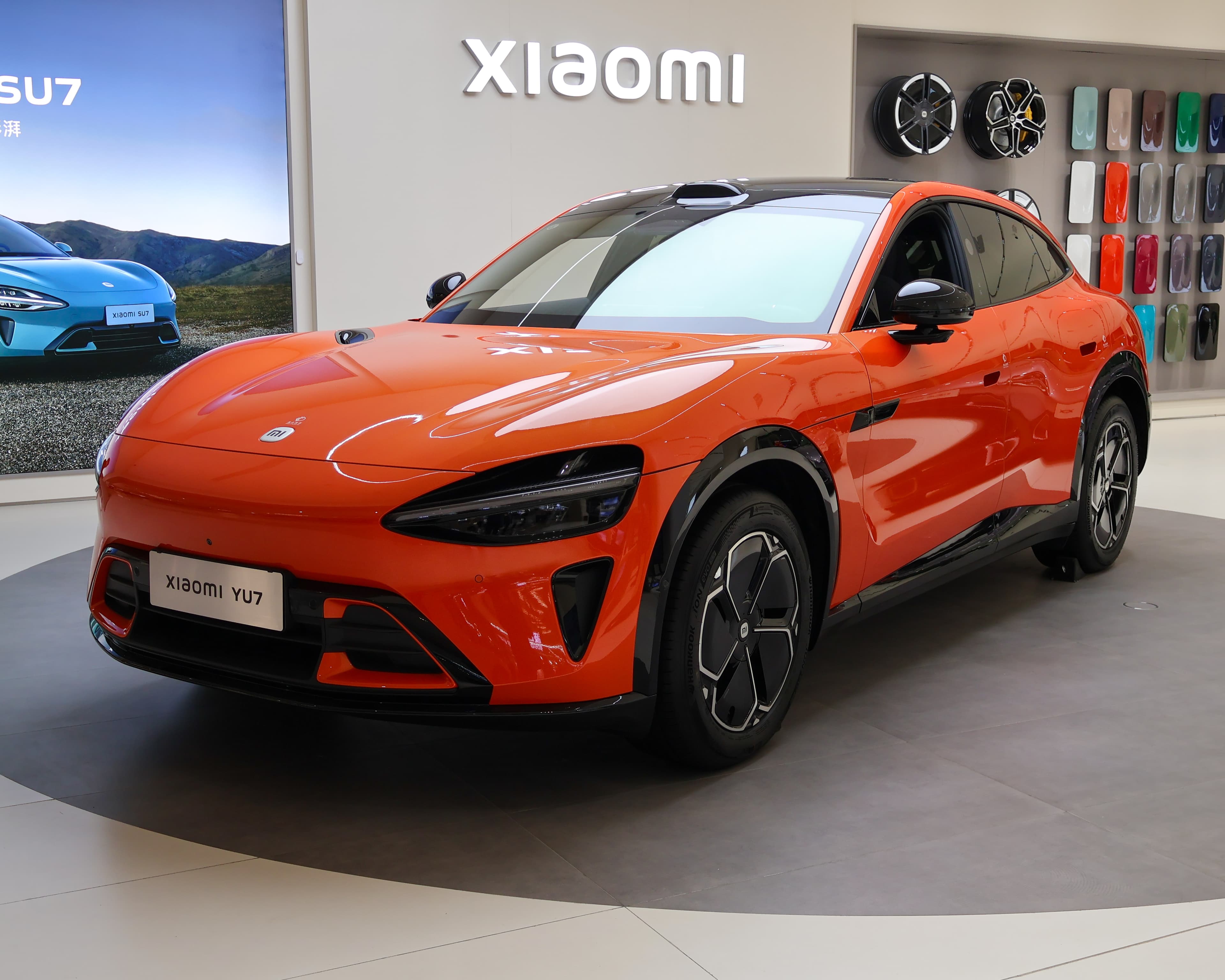 Xiaomi YU7 — вид сбоку