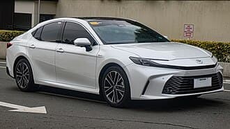 Автомобиль Toyota Camry — экстерьер